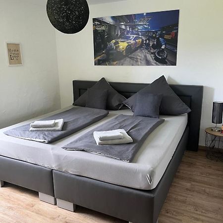 Gaestezimmer Melina Am Nuerburgring Adenau Eksteriør billede