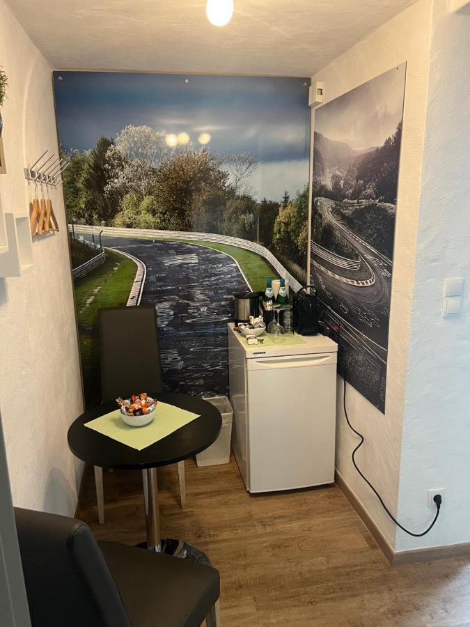 Gaestezimmer Melina Am Nuerburgring Adenau Eksteriør billede